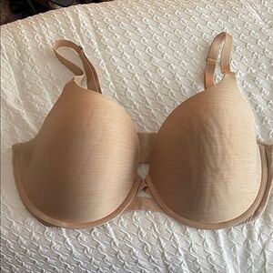 Victoria's Secret Light Tan Bra, size 38DDD